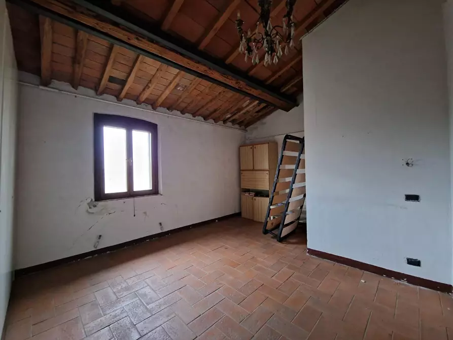 Immagine 36 di Casa colonica in vendita  a Fauglia
