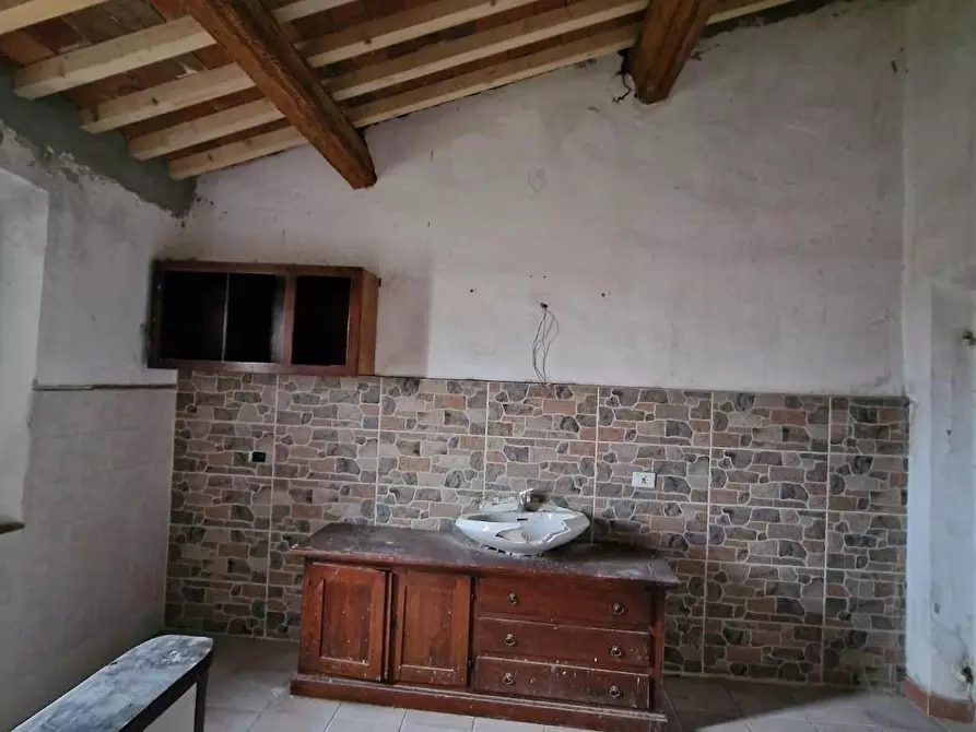 Immagine 16 di Casa colonica in vendita  a Fauglia