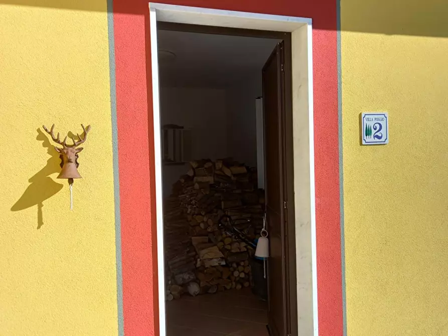 Immagine 17 di Villa in vendita  a Fivizzano