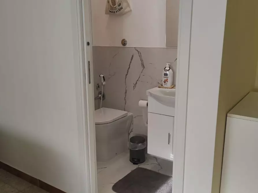 Immagine 17 di Appartamento in vendita  a Livorno