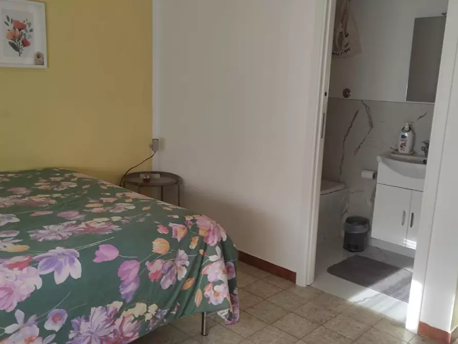 Immagine 18 di Appartamento in vendita  a Livorno