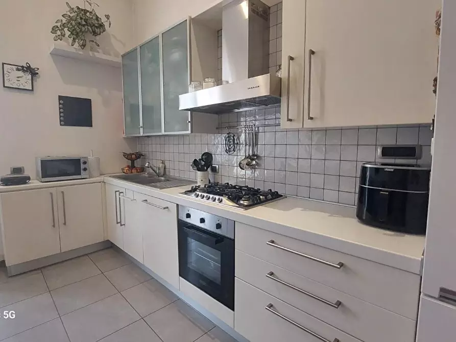 Immagine 8 di Appartamento in vendita  a Livorno