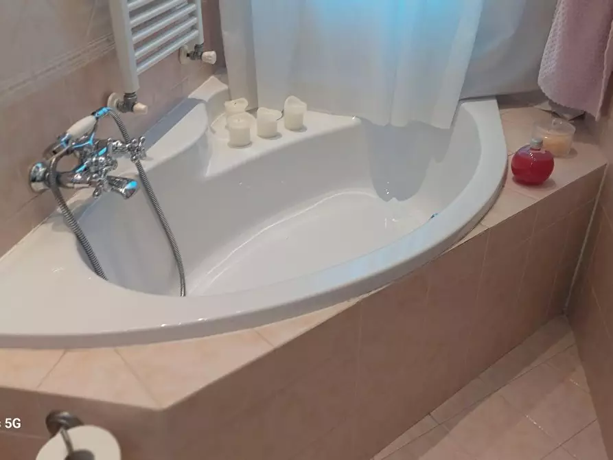 Immagine 21 di Appartamento in vendita  a Livorno