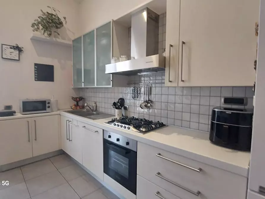 Immagine 9 di Appartamento in vendita  a Livorno