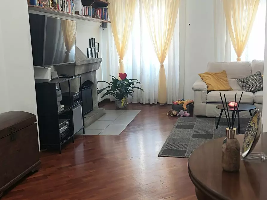 Immagine 17 di Appartamento in vendita  a Livorno