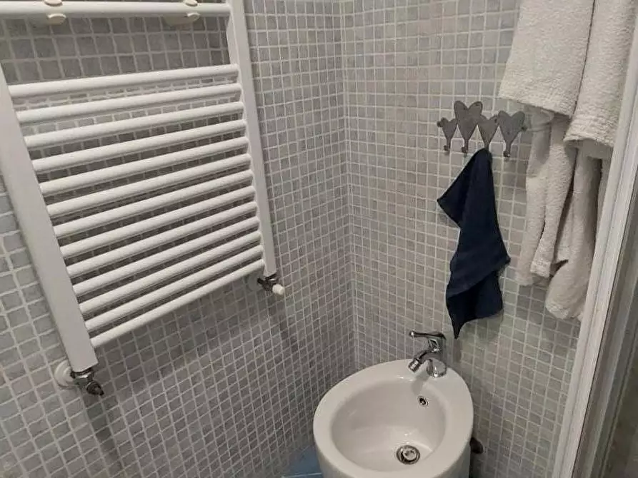 Immagine 48 di Appartamento in vendita  a Livorno