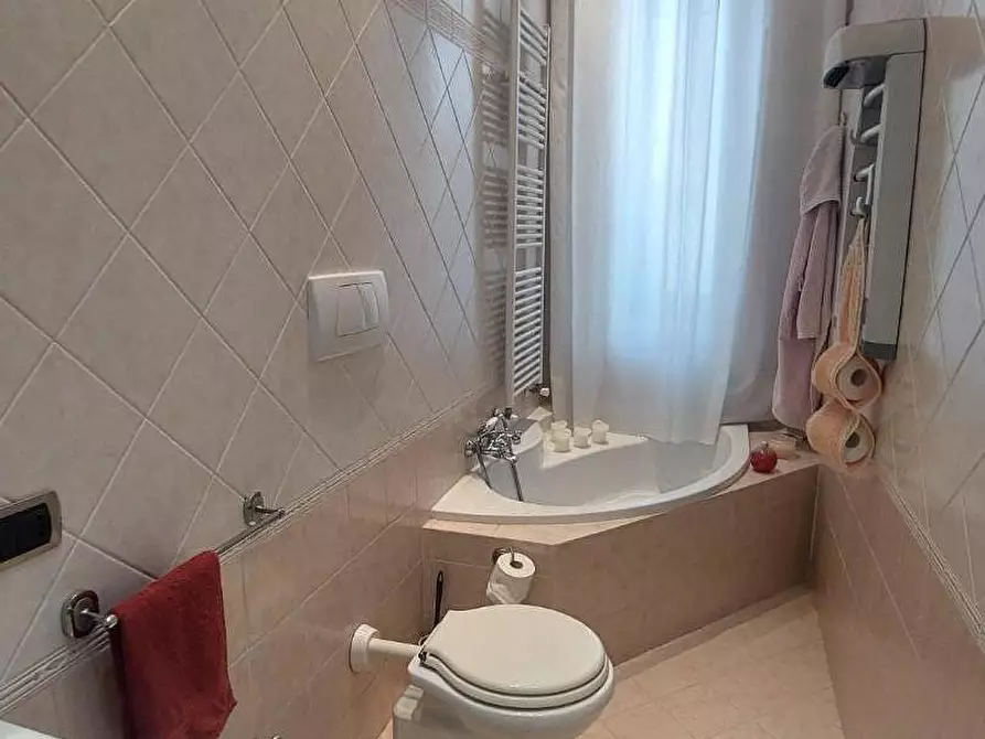 Immagine 19 di Appartamento in vendita  a Livorno