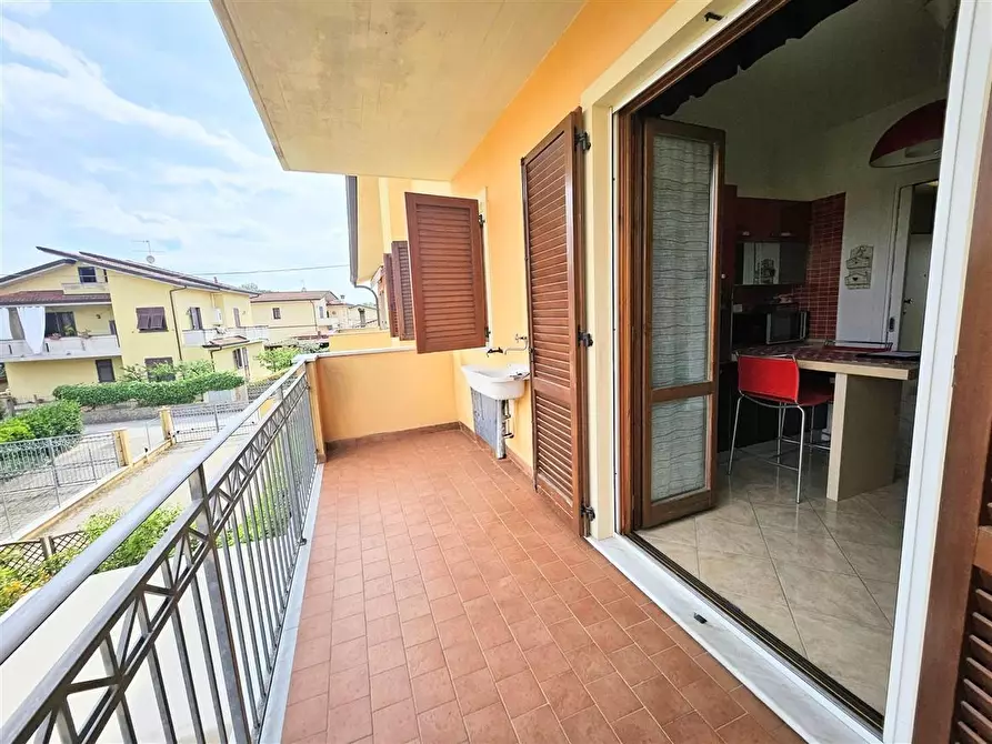 Immagine 15 di Appartamento in vendita  a Massa