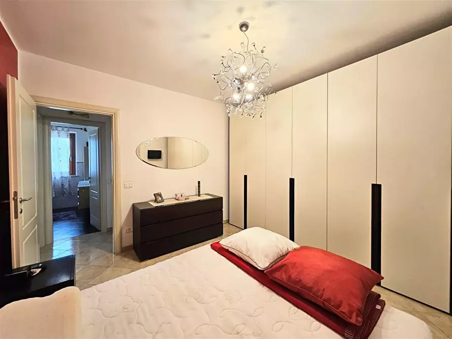 Immagine 14 di Appartamento in vendita  a Massa