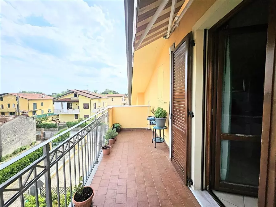 Immagine 19 di Appartamento in vendita  a Massa