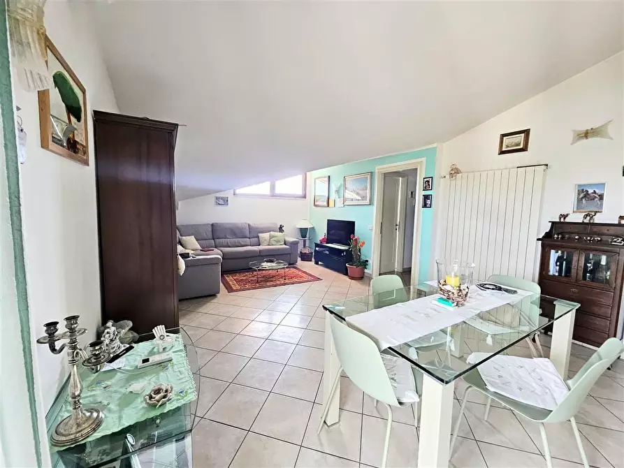 Immagine 17 di Appartamento in vendita  a Massa