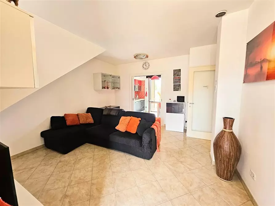 Immagine 3 di Appartamento in vendita  a Massa