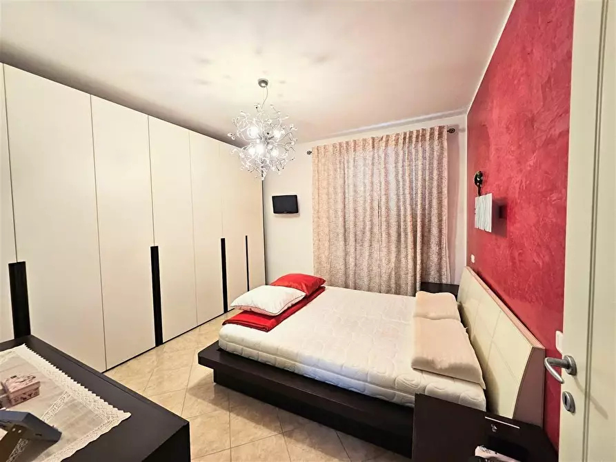 Immagine 13 di Appartamento in vendita  a Massa