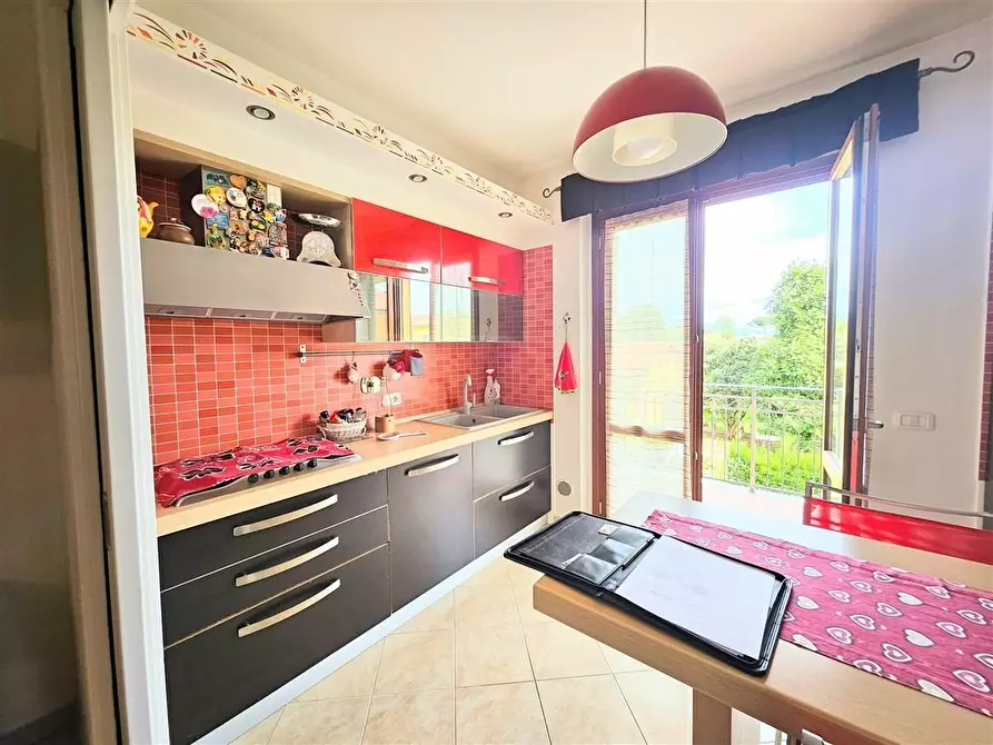 Immagine 6 di Appartamento in vendita  a Massa