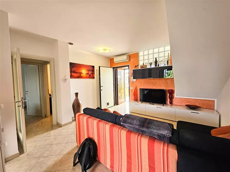 Immagine 4 di Appartamento in vendita  a Massa