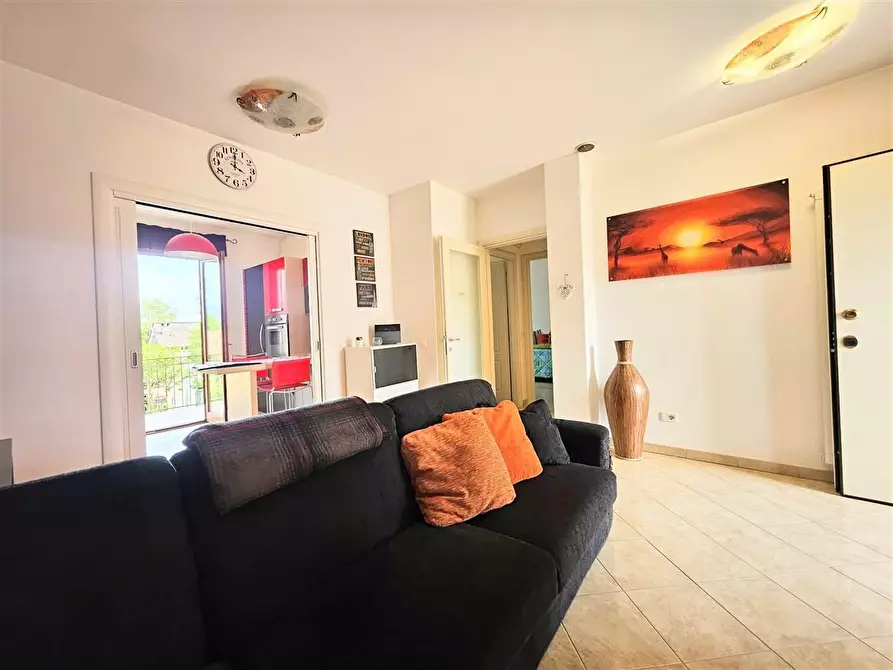 Immagine 2 di Appartamento in vendita  a Massa