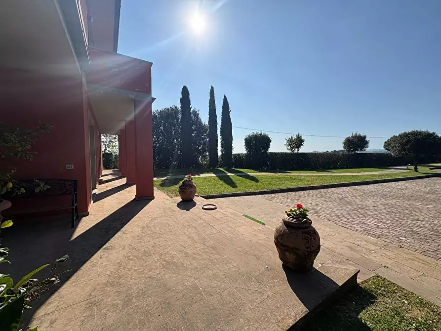 Immagine 5 di Villa in vendita  a Castelfiorentino