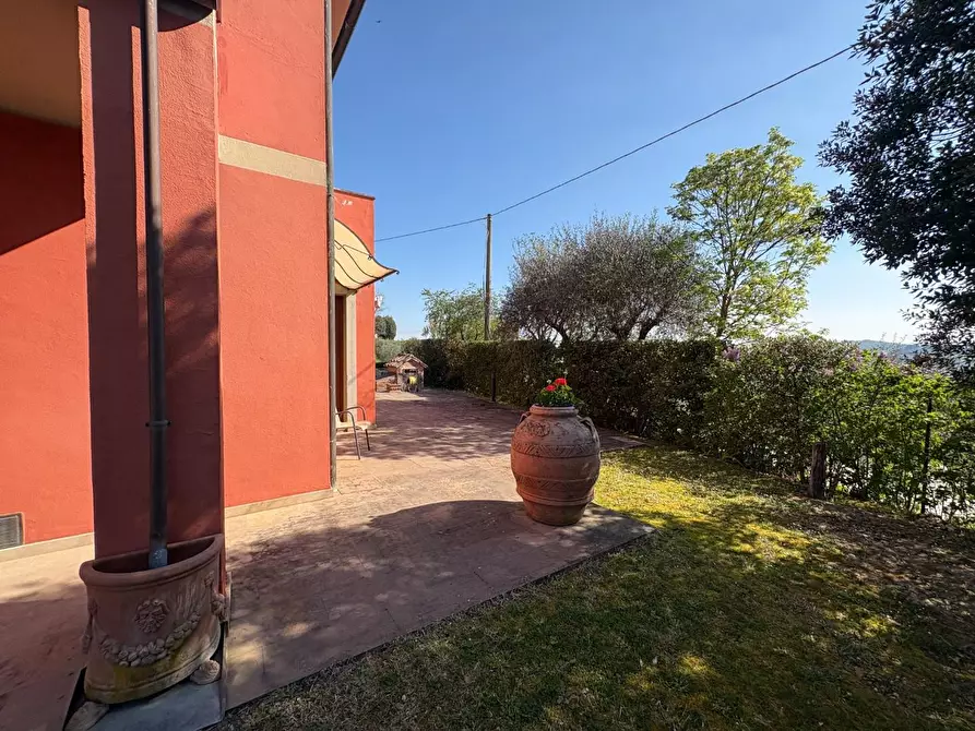 Immagine 10 di Villa in vendita  a Castelfiorentino