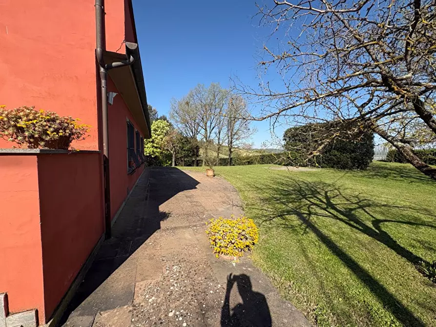 Immagine 8 di Villa in vendita  a Castelfiorentino