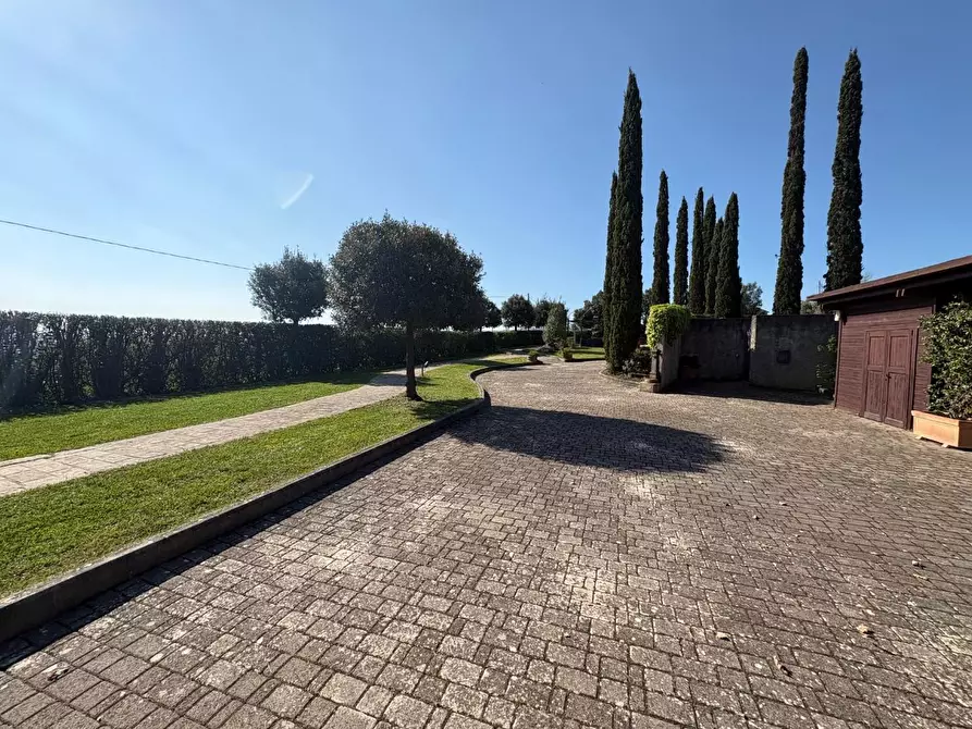 Immagine 3 di Villa in vendita  a Castelfiorentino