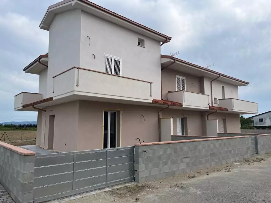 Immagine 43 di Villetta a schiera in vendita  a Pontedera