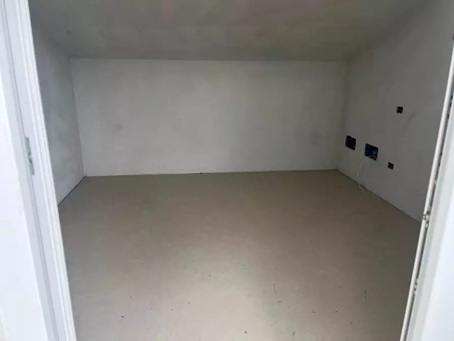 Immagine 11 di Villetta a schiera in vendita  a Pontedera