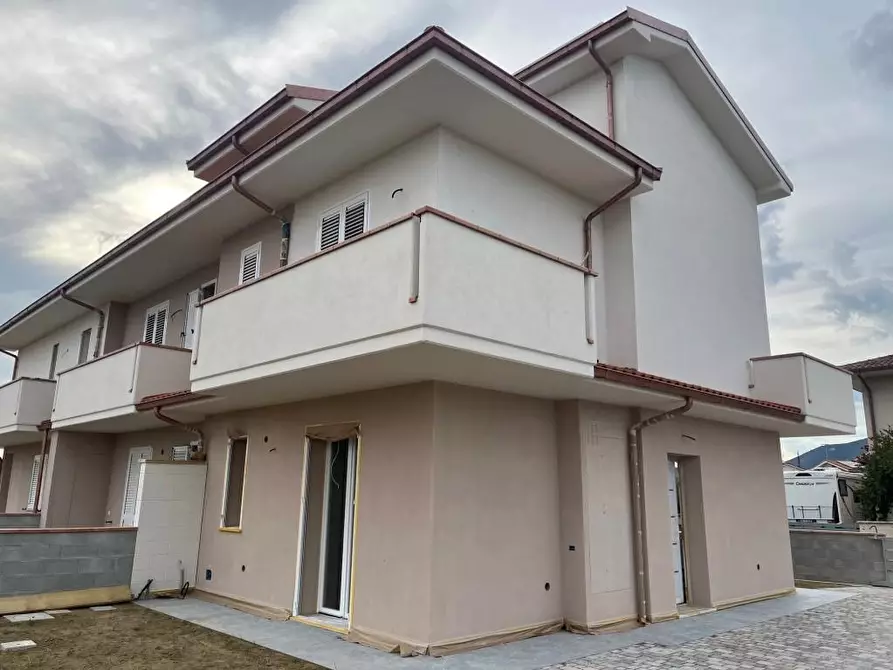 Immagine 3 di Villetta a schiera in vendita  a Pontedera