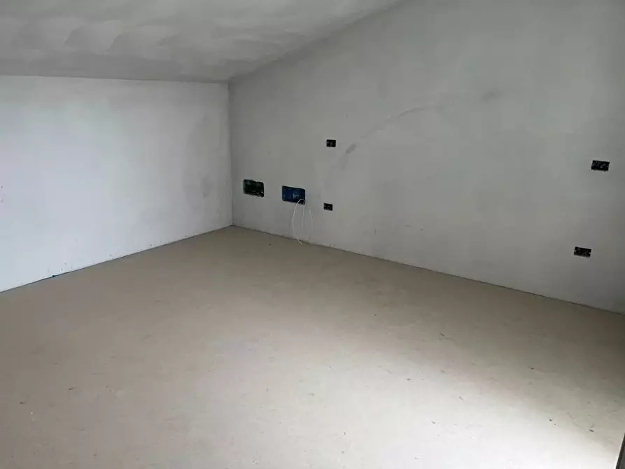 Immagine 17 di Villetta a schiera in vendita  a Pontedera