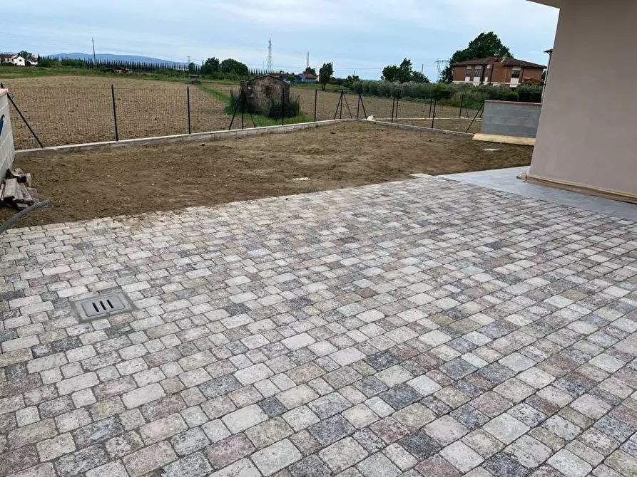 Immagine 41 di Villetta a schiera in vendita  a Pontedera