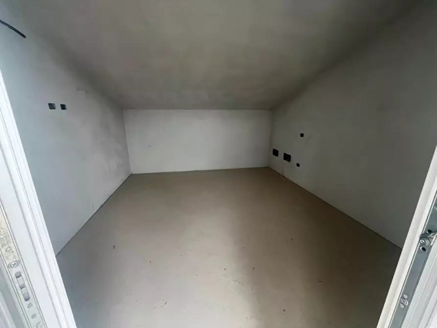 Immagine 14 di Villetta a schiera in vendita  a Pontedera