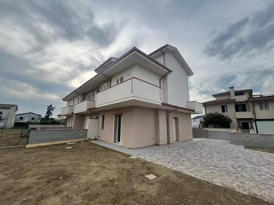 Immagine 1 di Villetta a schiera in vendita  a Pontedera