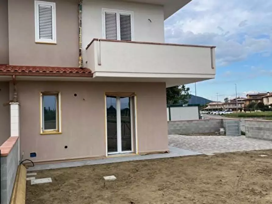 Immagine 2 di Villetta a schiera in vendita  a Pontedera