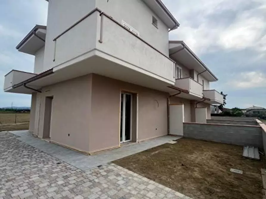 Immagine 37 di Villetta a schiera in vendita  a Pontedera