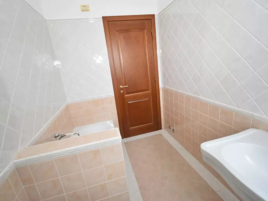 Immagine 33 di Appartamento in vendita  a Pisa