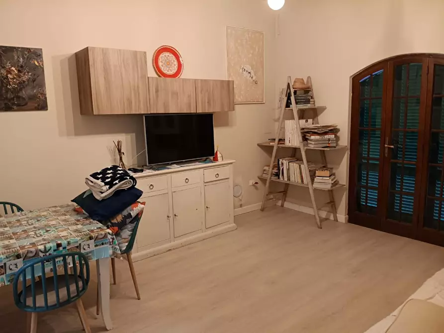 Immagine 3 di Casa bifamiliare in vendita  a Massa