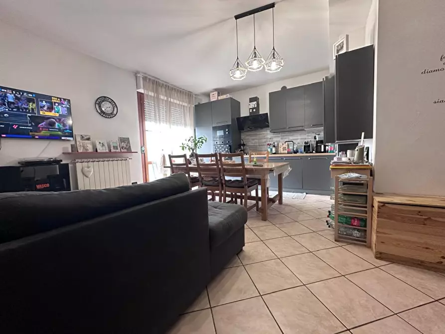 Immagine 1 di Mansarda in vendita  a Cascina