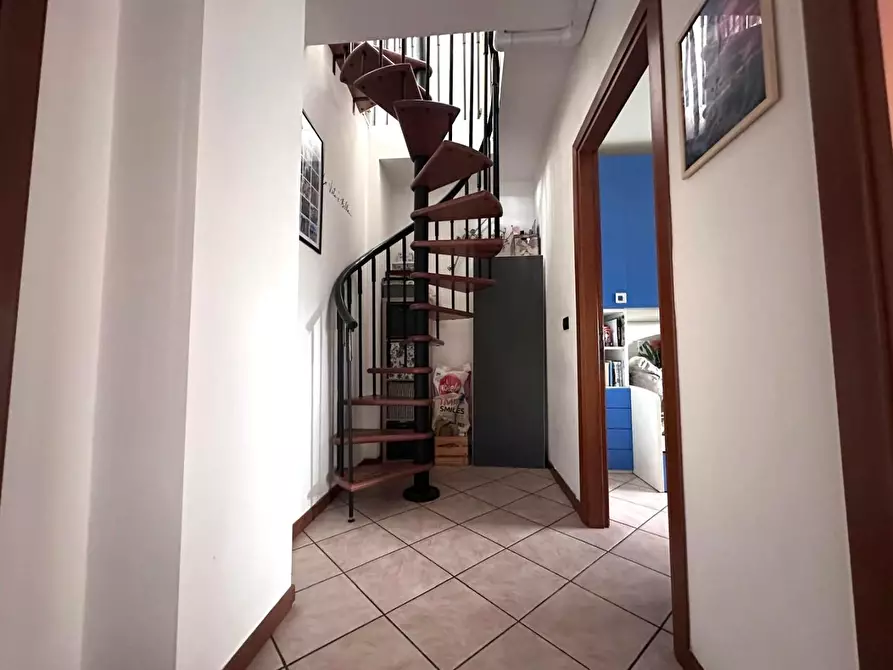 Immagine 13 di Mansarda in vendita  a Cascina