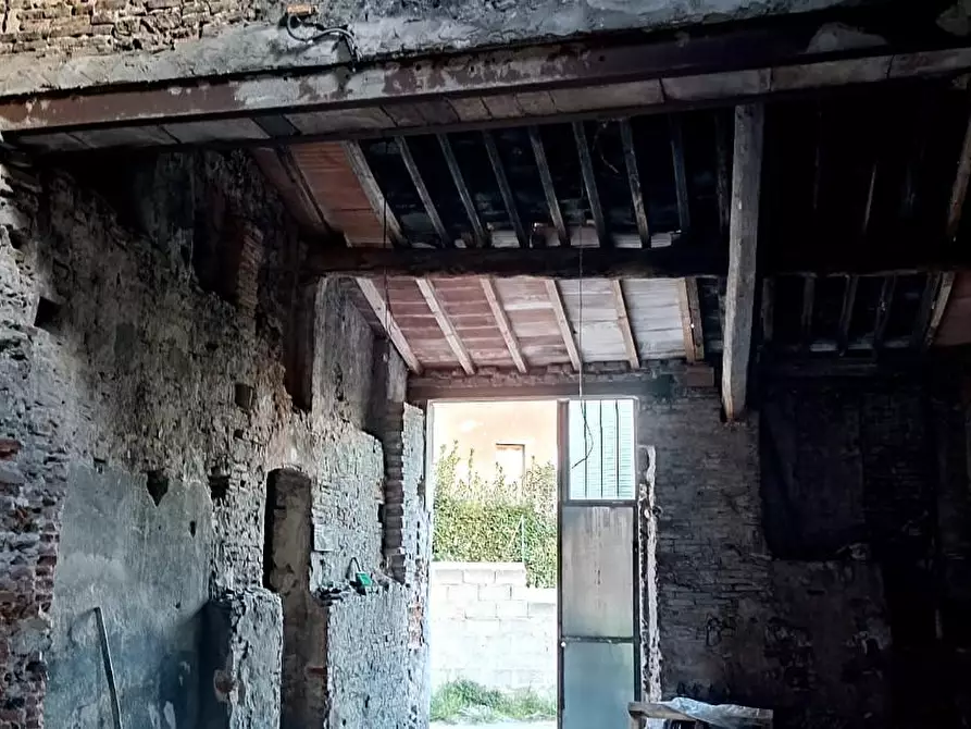 Immagine 13 di Magazzino in vendita  a Vicopisano