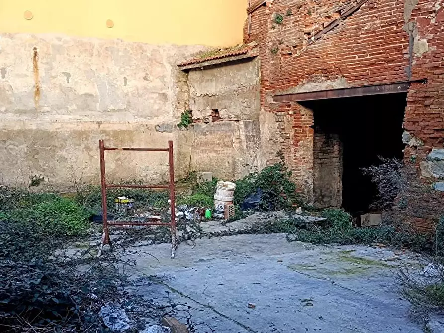 Immagine 12 di Magazzino in vendita  a Vicopisano