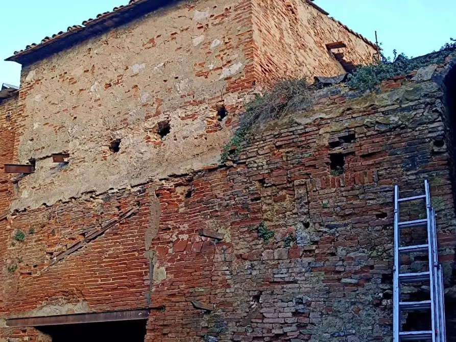 Immagine 14 di Magazzino in vendita  a Vicopisano