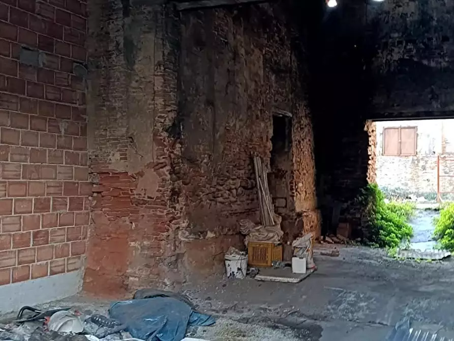 Immagine 6 di Magazzino in vendita  a Vicopisano