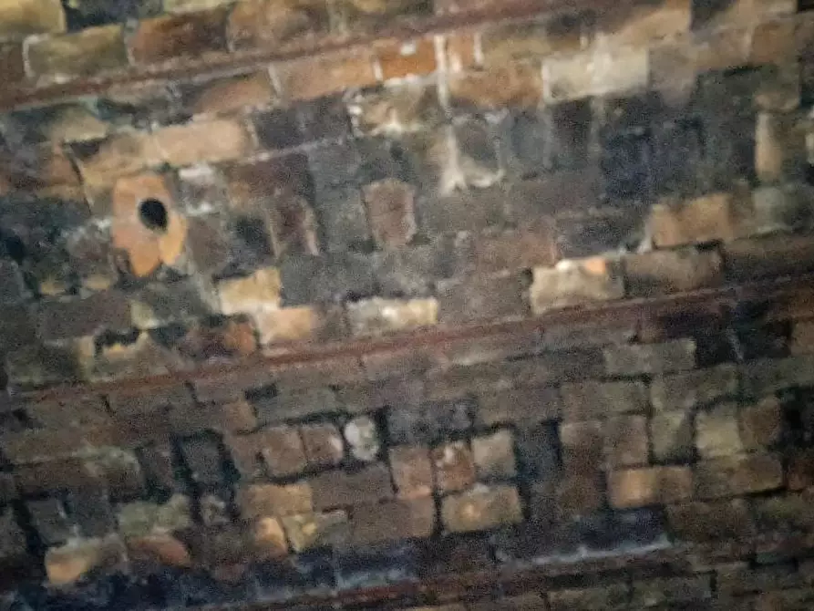 Immagine 23 di Magazzino in vendita  a Vicopisano