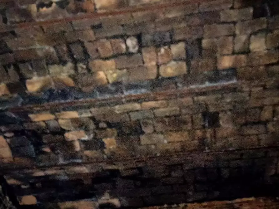 Immagine 27 di Magazzino in vendita  a Vicopisano