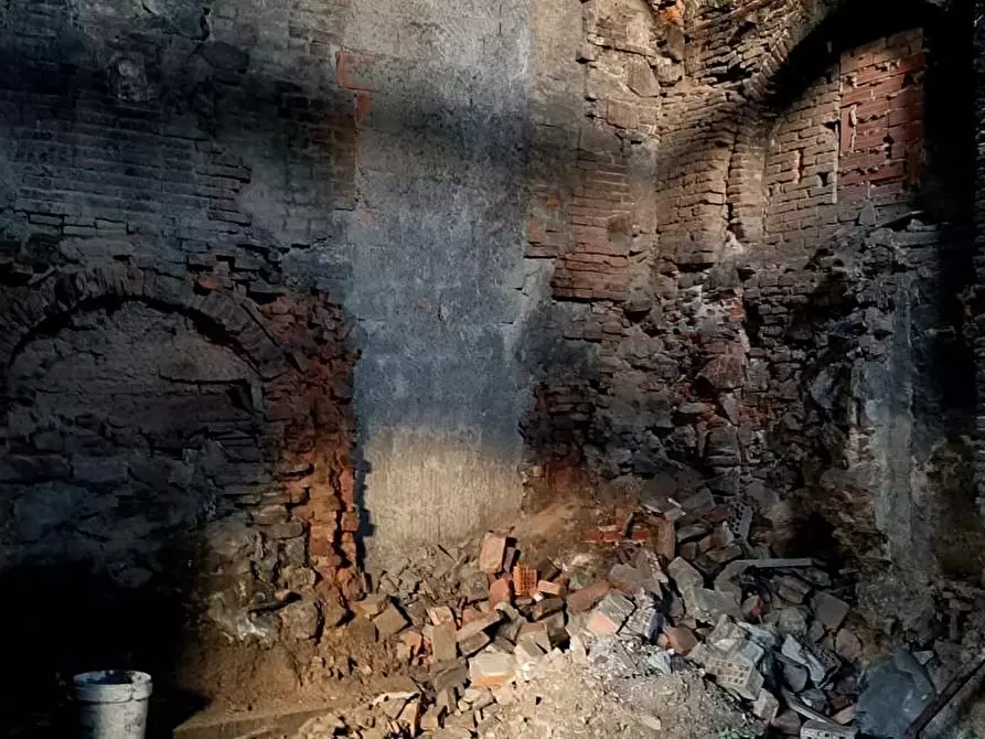 Immagine 9 di Magazzino in vendita  a Vicopisano