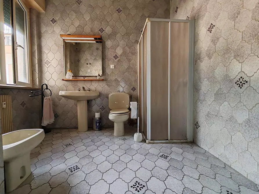 Immagine 11 di Appartamento in vendita  a Massa