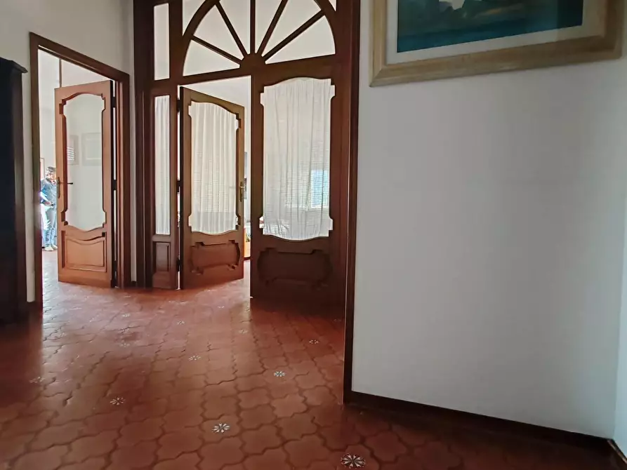 Immagine 4 di Appartamento in vendita  a Massa