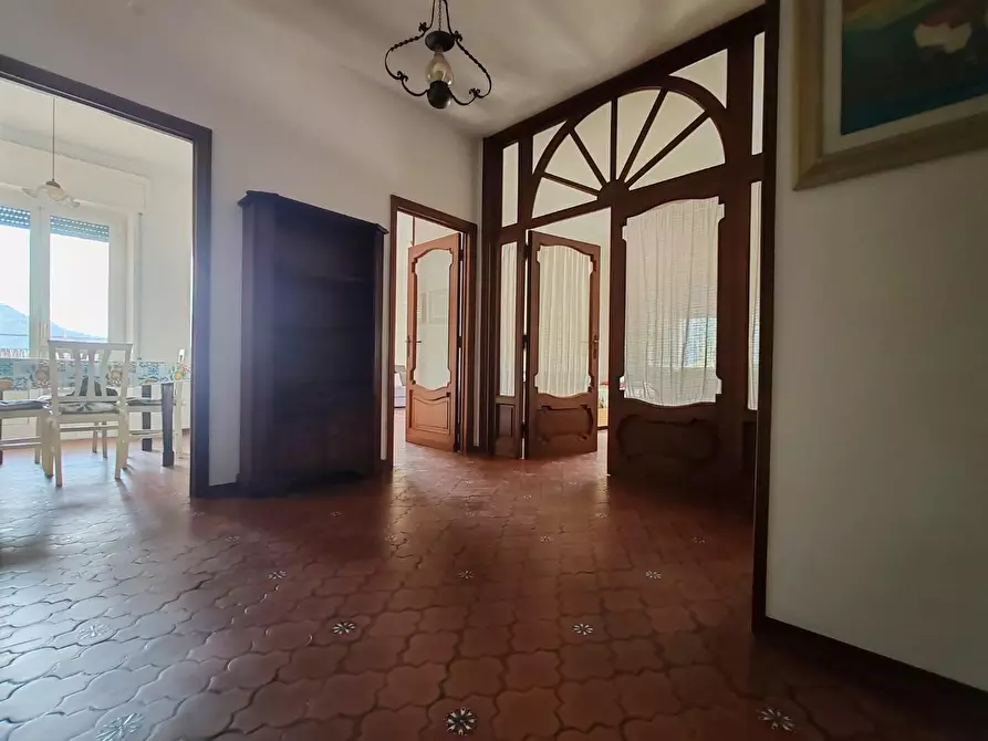 Immagine 3 di Appartamento in vendita  a Massa