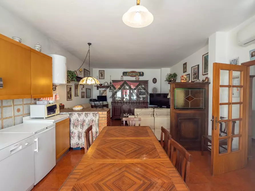 Immagine 2 di Appartamento in vendita  a Pomarance