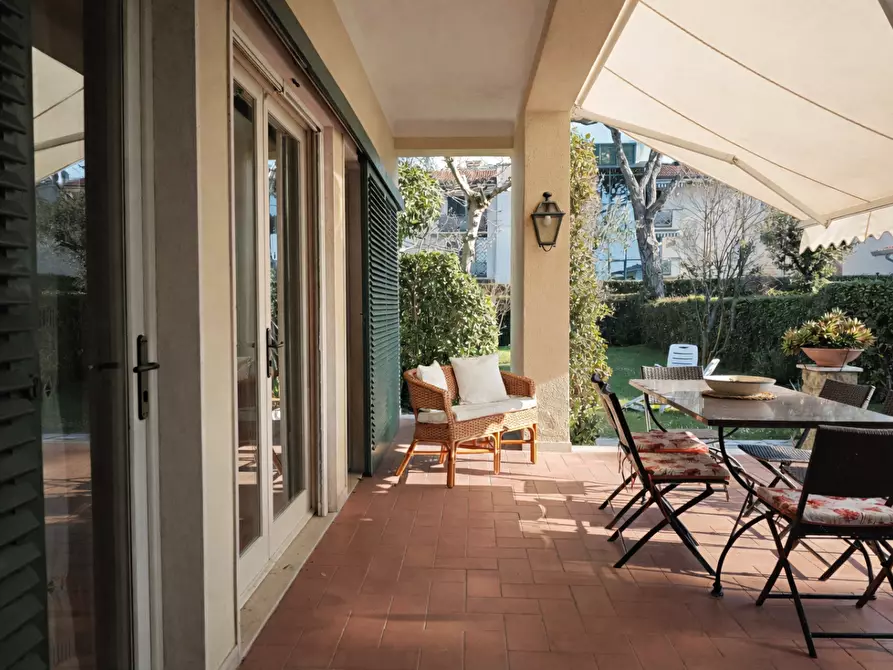 Immagine 36 di Villa in affitto  a Forte Dei Marmi