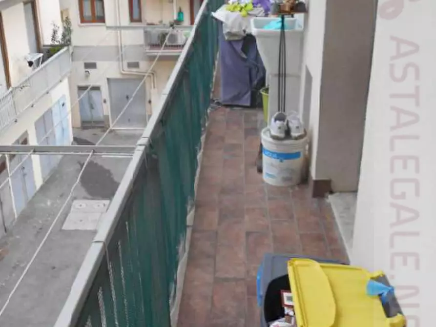 Immagine 12 di Appartamento in vendita  a Campi Bisenzio